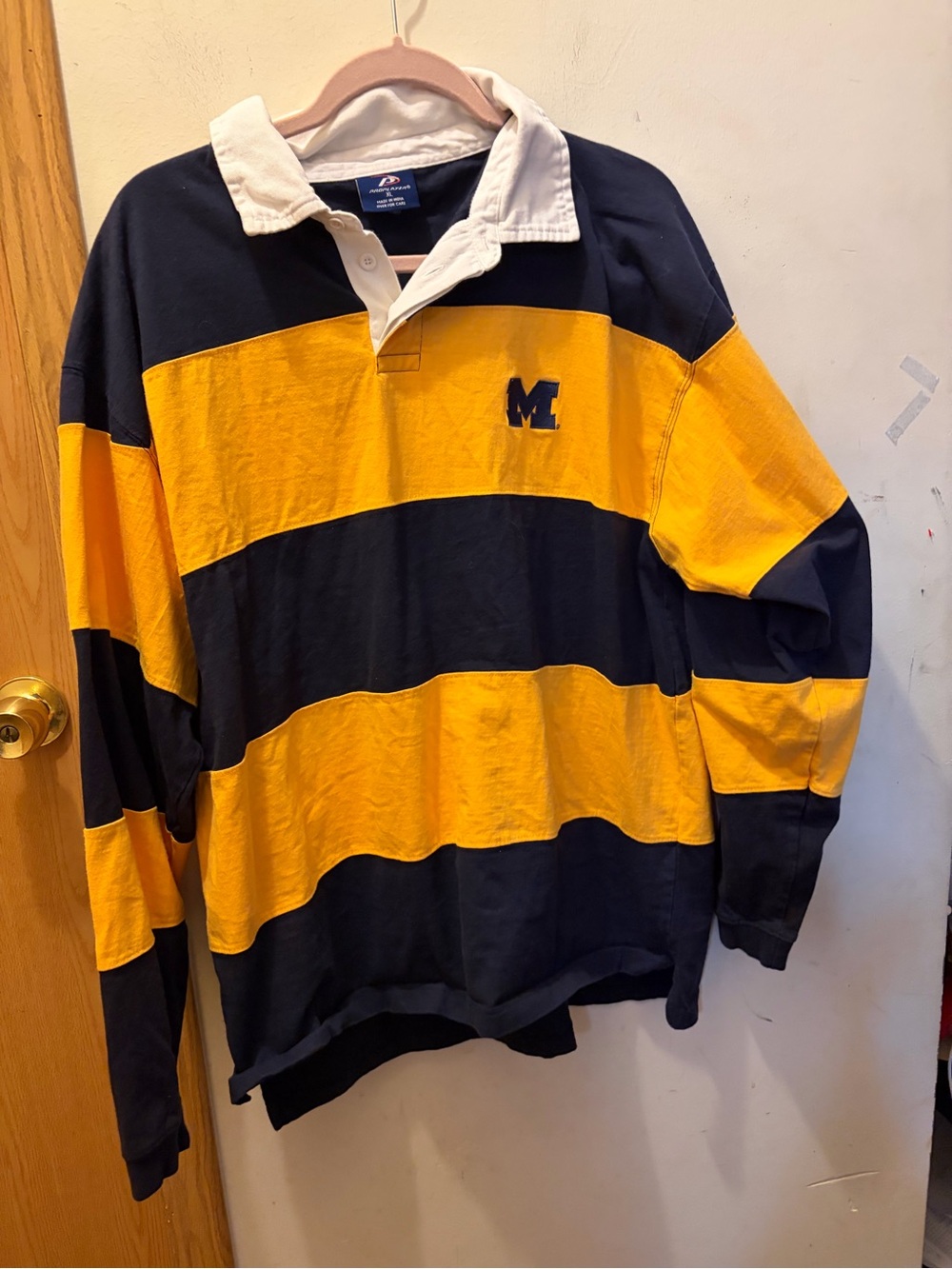 (XL) Michigan rugby jersey